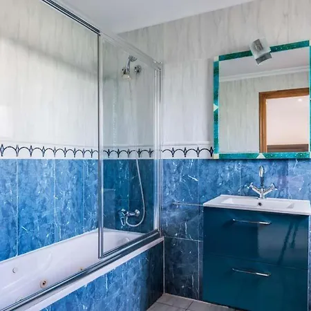Sleeps 6 Pool Air Con Wifi * 칼페