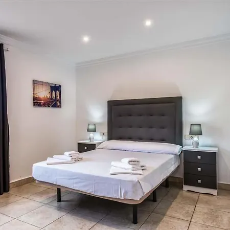 Sleeps 6 Pool Air Con Wifi 빌라