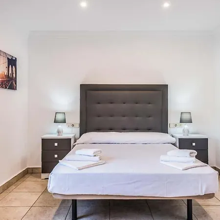 Sleeps 6 Pool Air Con Wifi 빌라 *